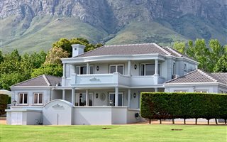 3 Bedroom House in Erinvale Estate