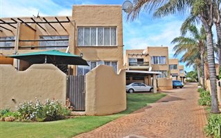 2 Bedroom Apartment in Roodekrans