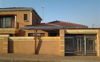 3 Bedroom House in Kwaguqa