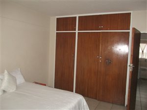 2 Bed Apartment in Vereeniging Central