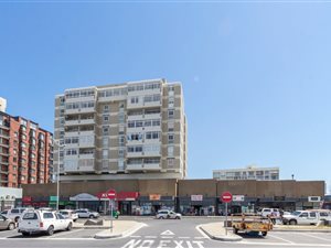 2 Bed Apartment in Strand Central