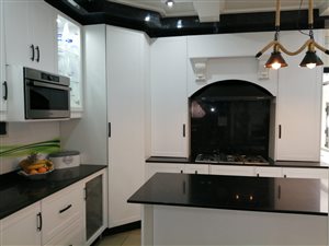 3 Bed House in Rosashof