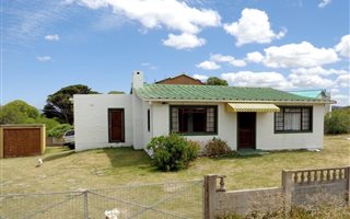 2 Bedroom House in Pearly Beach