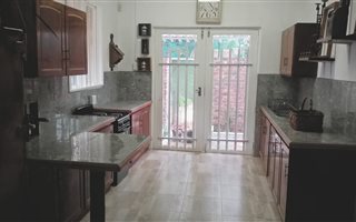 1 Bedroom Garden Cottage in Observatory