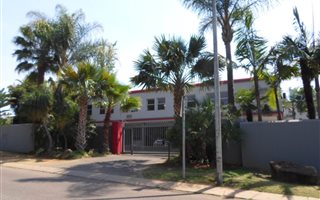 475 m² Office Space in Lynnwood Manor
