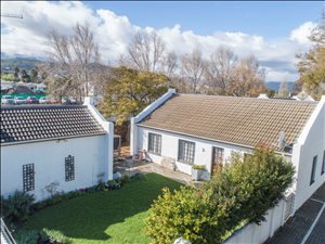 3 Bed House in Longdown