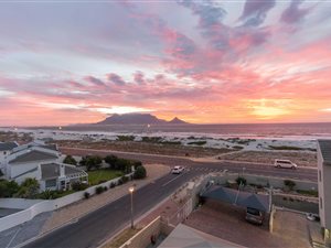 3 Bed Apartment in Bloubergrant