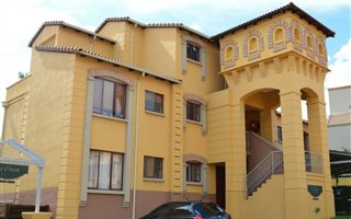 2 Bedroom House in Douglasdale