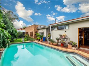 4 Bed House in Farrarmere