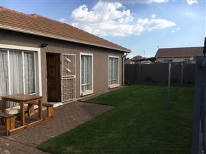 3 Bedroom House in Vanderbijlpark CE7