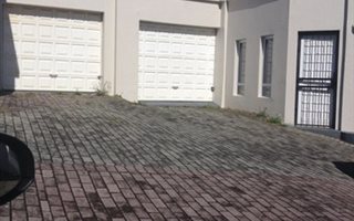3 Bedroom Duplex in Bredasdorp