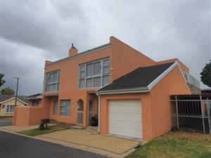 4 Bed House in Tuscany Glen