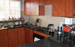 3 Bedroom Townhouse in Honeydew Manor