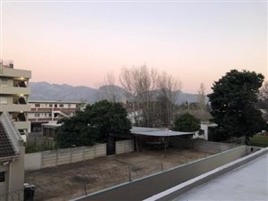 2 Bed Apartment in Paarl