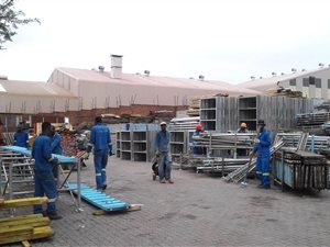 814 m² Industrial space in Waltloo