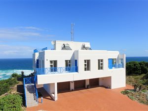 5 Bed House in Blue Horizon Bay