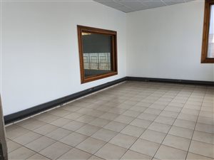 2000 m² Commercial space in Alrode