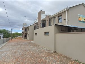 1605 m² Land available in Oudtshoorn