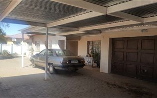 3 Bedroom House in Diamant Park