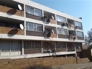 9 Bed Apartment in Yeoville
