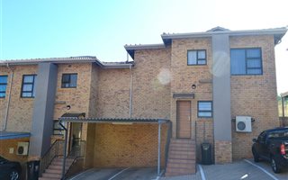 3 Bedroom Apartment in Helderkruin