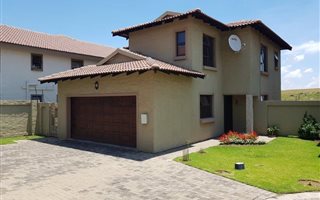 3 Bedroom Duplex in Secunda