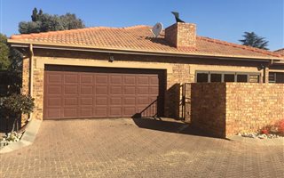3 Bedroom Cluster in Bartlett
