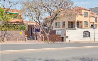 3 Bedroom Simplex in Rosebank