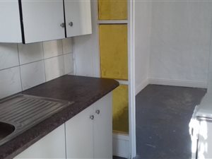 Bachelor apartment in Westdene