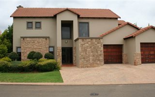 4 Bedroom House in Midfield Estate