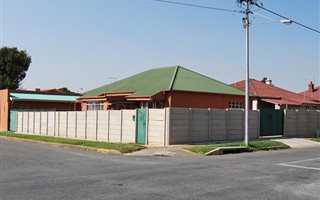 3 Bedroom House in Springs Central