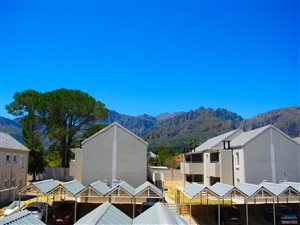 3 Bed Apartment in Paarl Central East