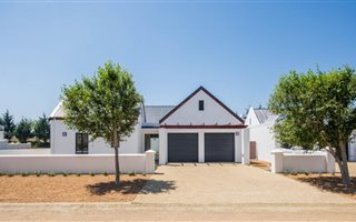 4 Bedroom House in Croydon Olive Estate
