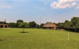 4 Bedroom House in Viljoenskroon