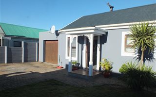 2 Bedroom House in Protea Village