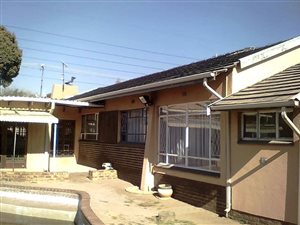 4 Bed House in Evans Park