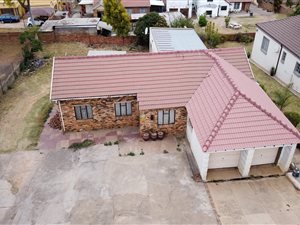 5 Bed House in Danville