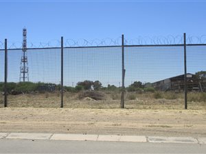 2.1 ha Land available in Estoire