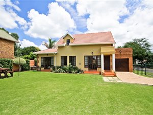 3 Bed House in Thornhill Estate