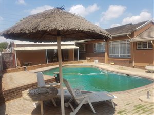 4 Bed House in Evans Park