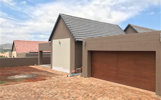 4 Bedroom House in Leloko