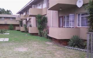 3 Bedroom Apartment in Parow Valley