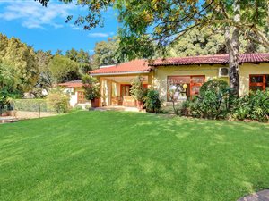 4 Bed House in River Club