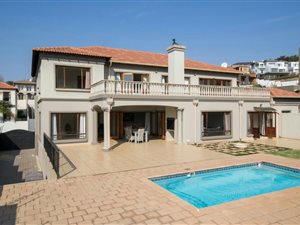 4 Bed House in Waterkloof Ridge