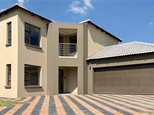 4 Bed House in Derdepoort