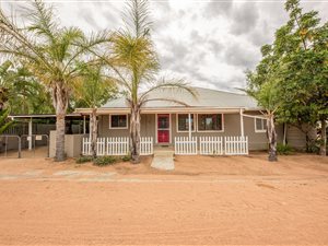 4 Bed House in Aurora