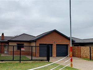 3 Bed House in Clayville