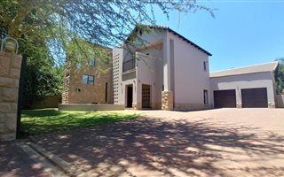 3 Bedroom House in Midstream Estate