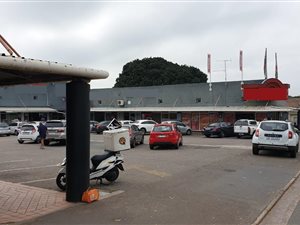 111 m² Retail Space in Escombe