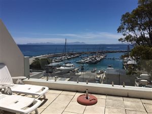 4 Bed Apartment in Gordons Bay Central
